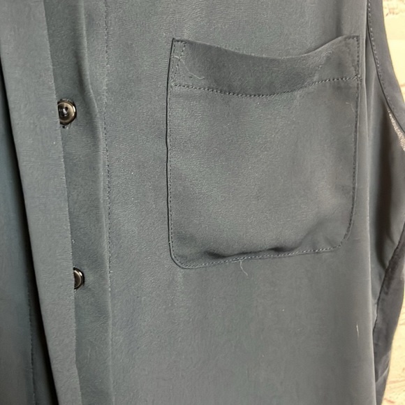 Ann Taylor LOFT Sleeveless Multimedia Covered Button Blouse - Picture 5 of 11